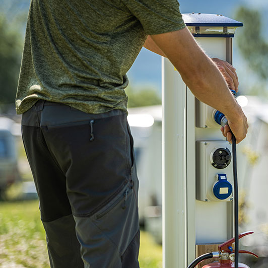 Borne de recharge en camping
